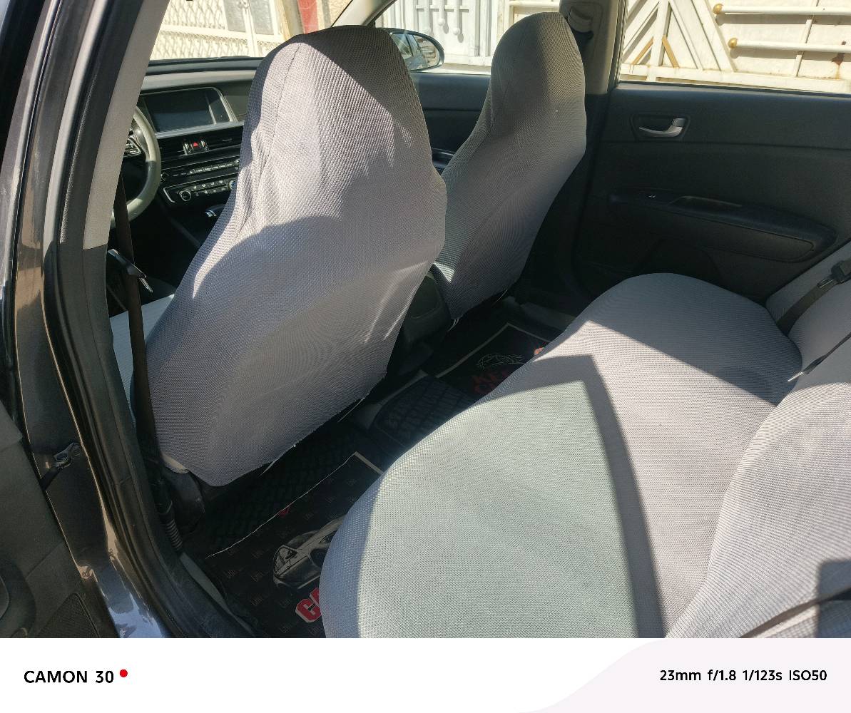 السيارة كيا أوبتيما بحالة جيدة جداً، لونها رمادي والموديل حديث. الداخلية نظيفة ومجهزة بمكيف بارد وجميع الكماليات تعمل بشكل ممتاز. 

السيارة مناسبة للعائلة أو الاستخدام اليومي وتوفر راحة وأمان عاليين. للمعاينة أو الاستفسار الرجاء الاتصال على الرقم الموجود أو إرسال رسالة.