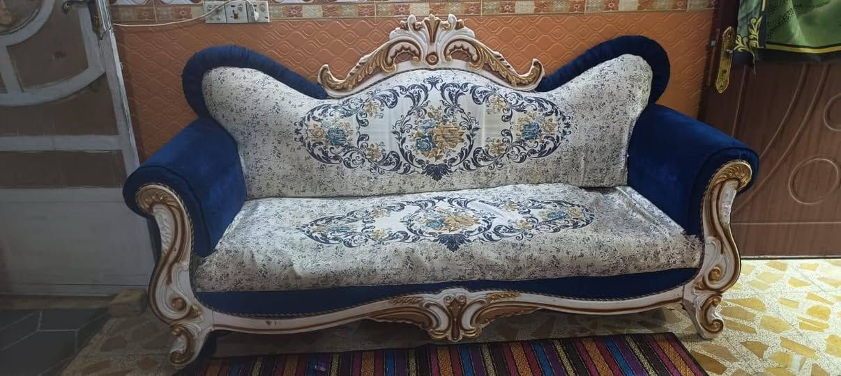 السلام عليكم تخم للبيع 5 قطع نظيف ومرتب تركي السعر 350 المكان ديوانية دغارة للاتصال ***********
