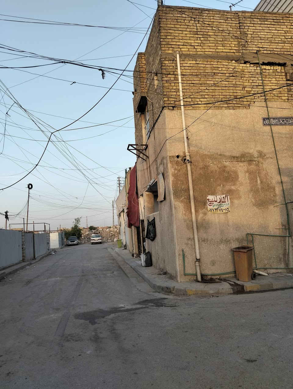 بيت للبيع يحتوي علا منزل طابق ارضي مؤجر ب 300الف المساحة 74متر مربع ركن. للاستفسار ***********
