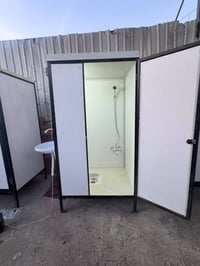 حمام تواليت مشترك 120×100 بي في سي بنل شغل درجه اولى الارضيه مطليه ايب...