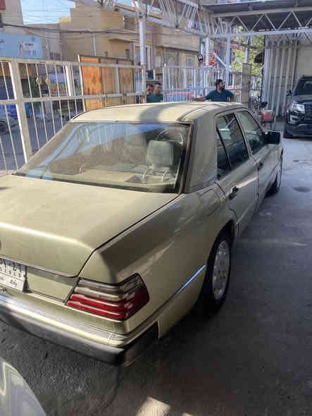 سلامً عليكم عندي مرسيدس دب مديل ١٩٨٦ محدثه ١٩٩١ سياره فول مصبوغه عام الجماليه برغي نقس مابيه 
 
المكان المشتل العسر ٦٥بيهً مجال
تصال على رقم مامتوجد على فيس ***********
