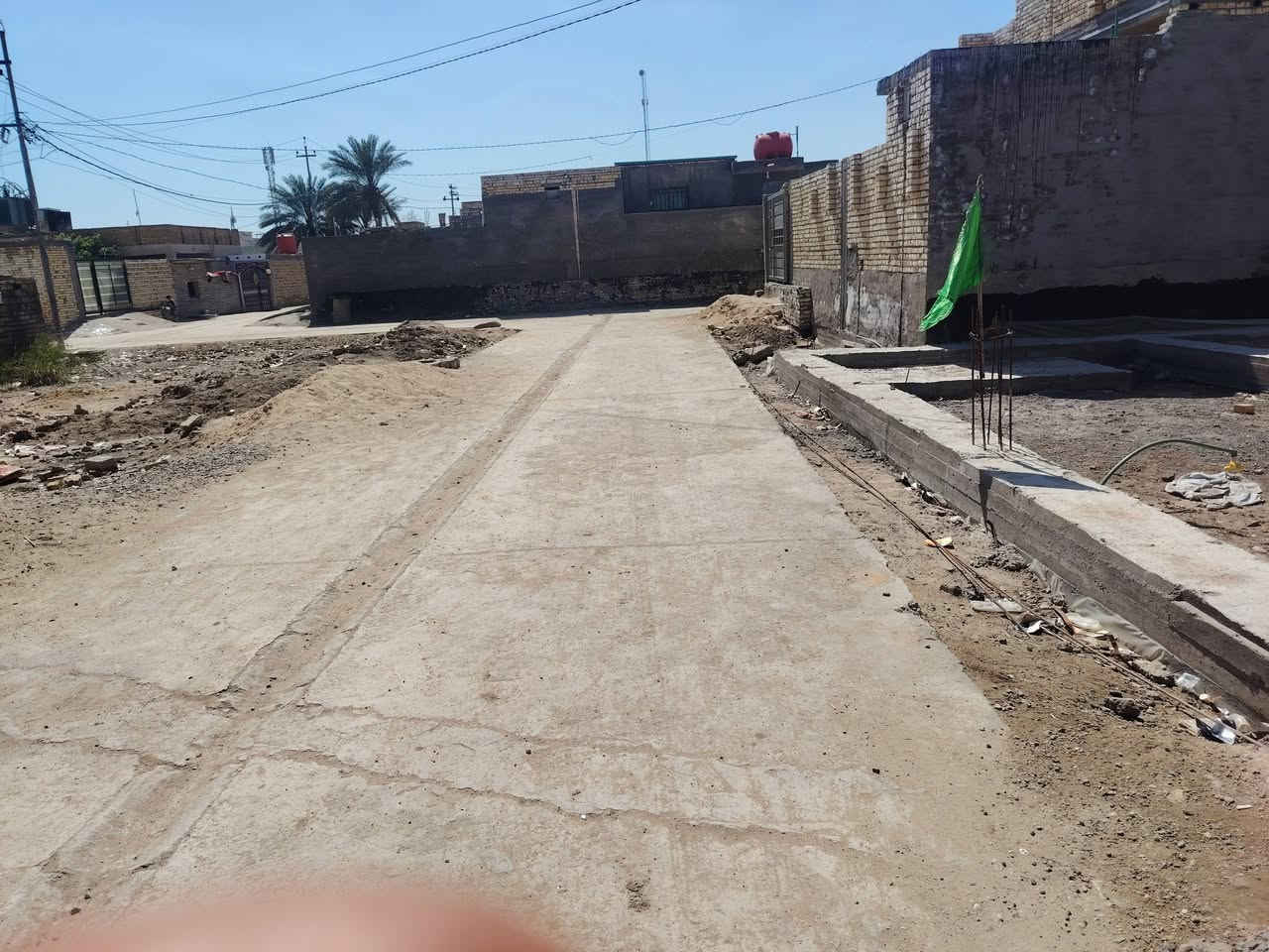 سلام عليكم مشتمل للبيع طابو زراعي مشمول بلتطويب سند 25مساحه 100 متر بناء حديث يحتوي عله غرفه وصاله ومطبخ وستقبال مومر خلفي معه حمام مساحه في وجه البيت في صحيات خارجيه مكاني بابل الهاشميه حي أنصاف كافه الخدمات أي استفسار اتصل ***********
