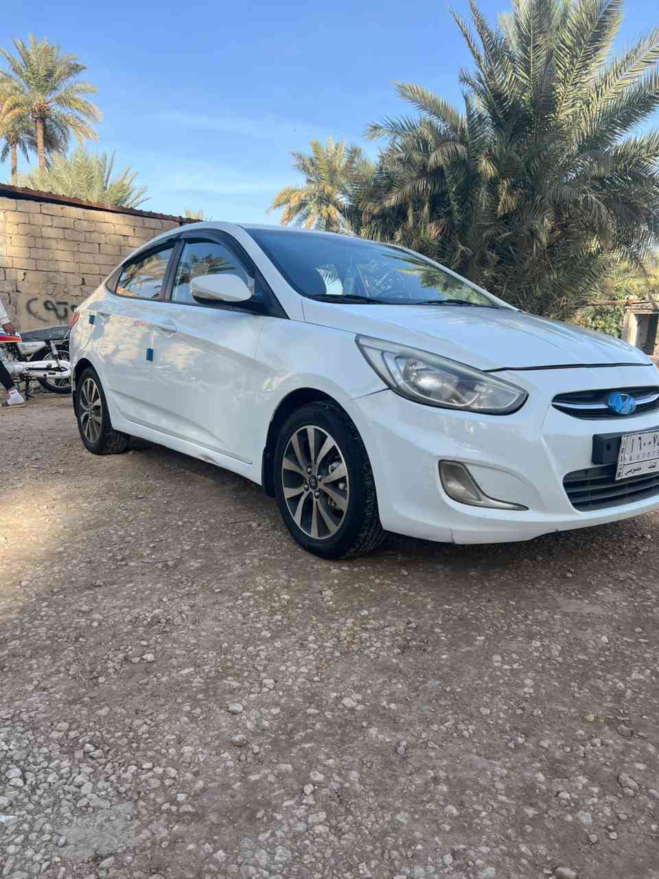 سلام عليكم سياره اكسنت موديل ١٦ مكينه ١٤٠٠ ست نمر مكينه وكير مكفولات سنويه ٢٩ رقم نجف ما مطلوبه ربع بيه صبغ جاملغ ايسر الباقي كفاله لا فتح ولاتبديل ويل كب شاشه تايرات جدد 
دواخل جاهزه من كلشي السعر ٩٠ وبيه مجال مكلف بالنشر غير متواجد على الفيس التواصل مع الرقم ***********
