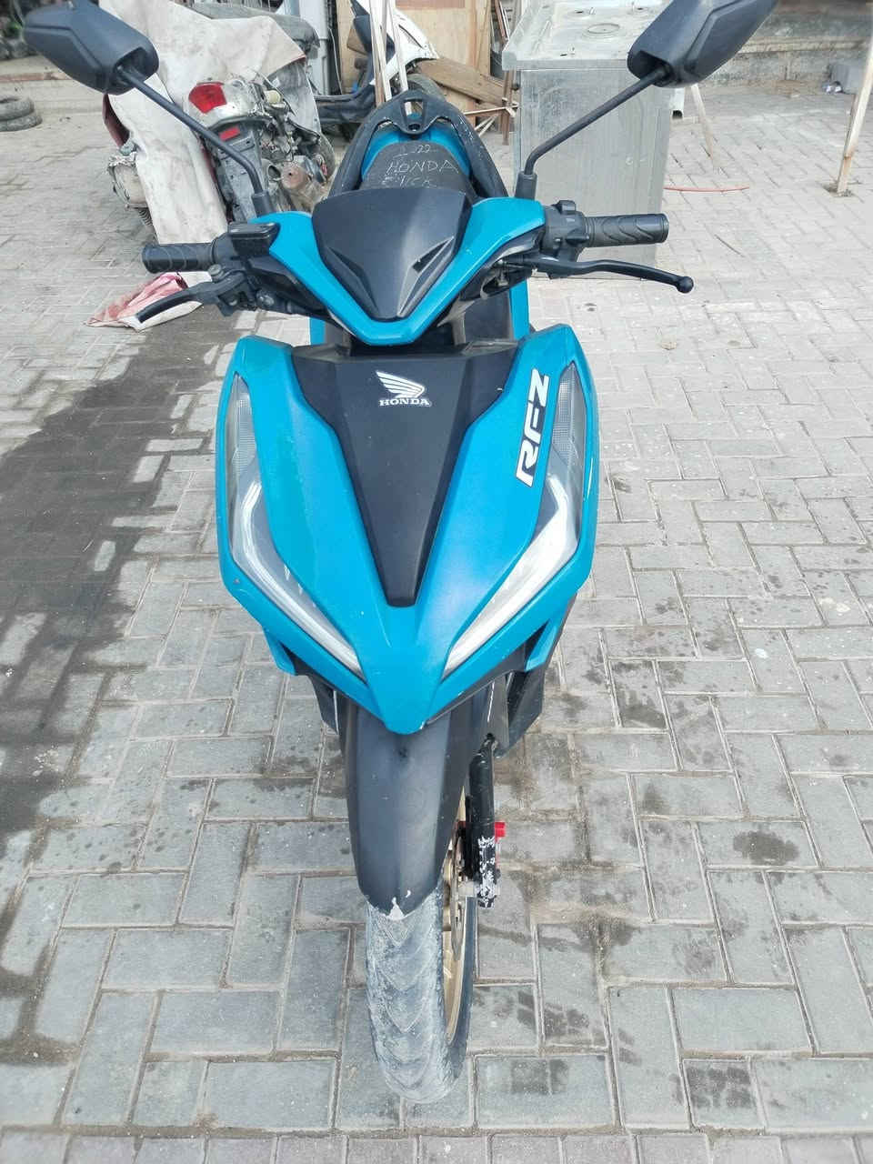 دراجات للبيع ماكسات بوليسي مصطره كابريتر و نوزل ومنغولي حربيه وهونده يوجد مراوس حسب القناعه محل علاوي ابن محمد سماوه خشابه مقابل سفان شراي او لي ريد مراوس يجي للمحل ويدلل


**إذا كنت صاحب هذا الإعلان وتريد حذفه لأي سبب، رجاءا أرسل رسالة إلى الدعم الفني**