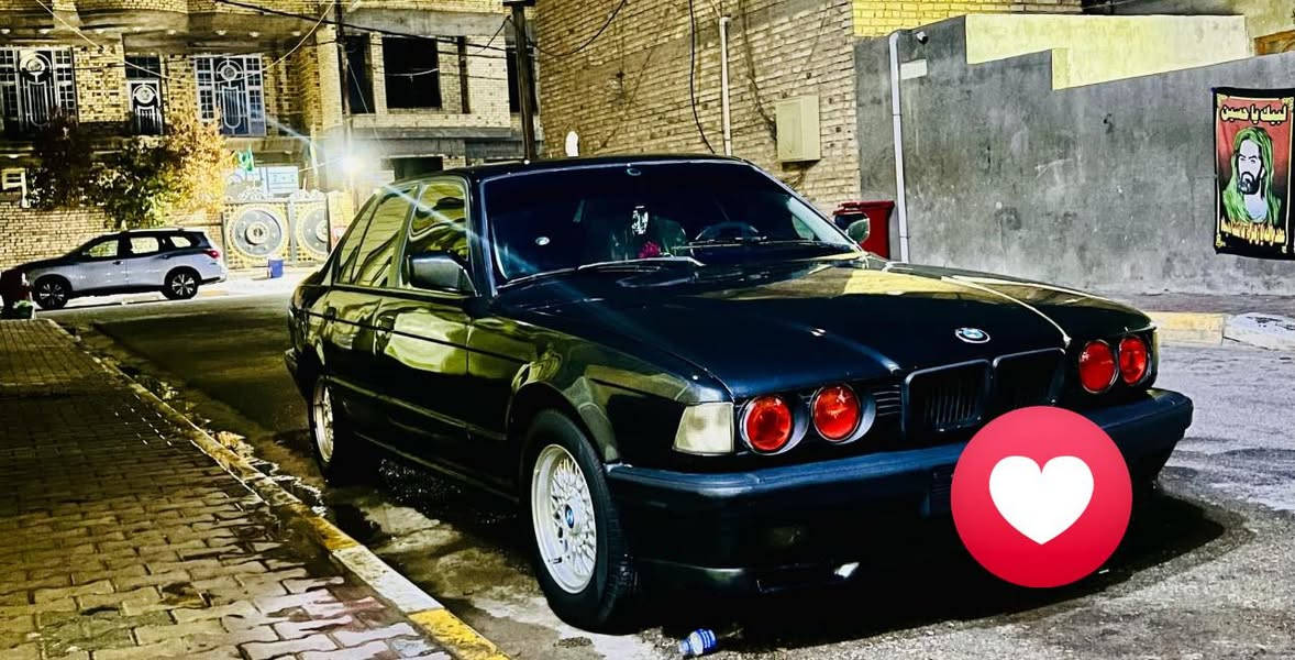 السلام عليكم 730 8 سلندر اصل بليتة وسنوية
رقم وهزة وارقام البارحة كملتهن شمالي باسمي وتعرفون هزة الشمال ماتعبر حتى اذا نقص كلوب
كير جديد قبل شهرين شادة من محمد جنية
مكينة بالجيس شرط 11 ساعة سياقة نفس مستوى الدهن 
حدادية قبل اسبوع شادها من قاعدة الدبل للبلنص 
تخم تاير ويل خليه
باور جديد 
منظومة ماي وكلج مروحة انطيك بيها سنة ضمان ما توصل حماوتك النص
تبريد منظومة جديدة 
غرفه نايلون 
سنتر لوك تفتح وتنقفل وتصعد جام
والصور كدامك كل نقص ماكو عدا الطوافة بدون اي ضربة
مكاني كوت *********** 
سعرها يامعزوز العين 75 وبيها مجال لجيتك 
لاتخابر وتكلي اشرحلي كلشي كاتب
