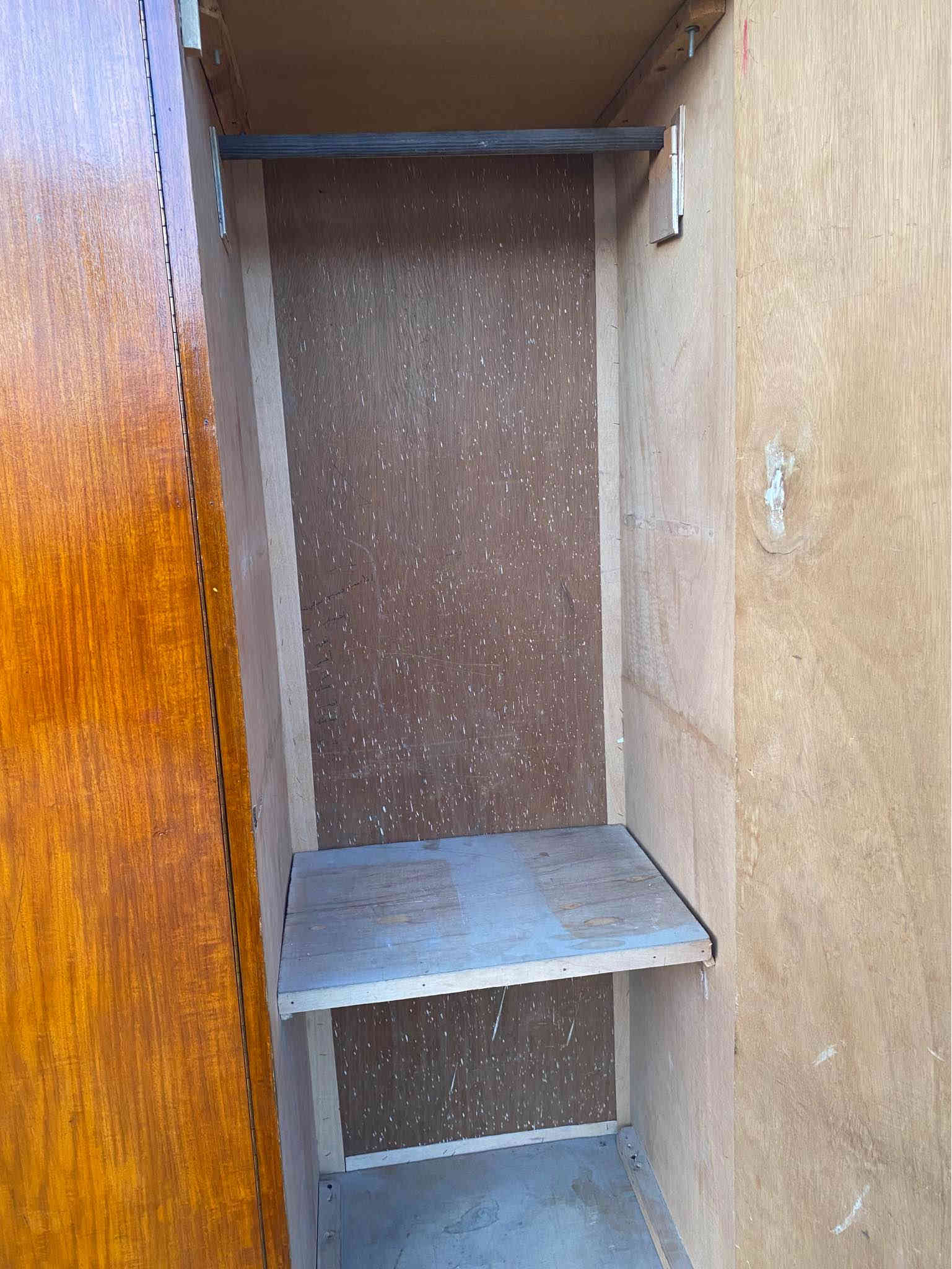 قنصور اربع ابواب نظيف السعر ١٣٠ للاستفسار *********** موصل
