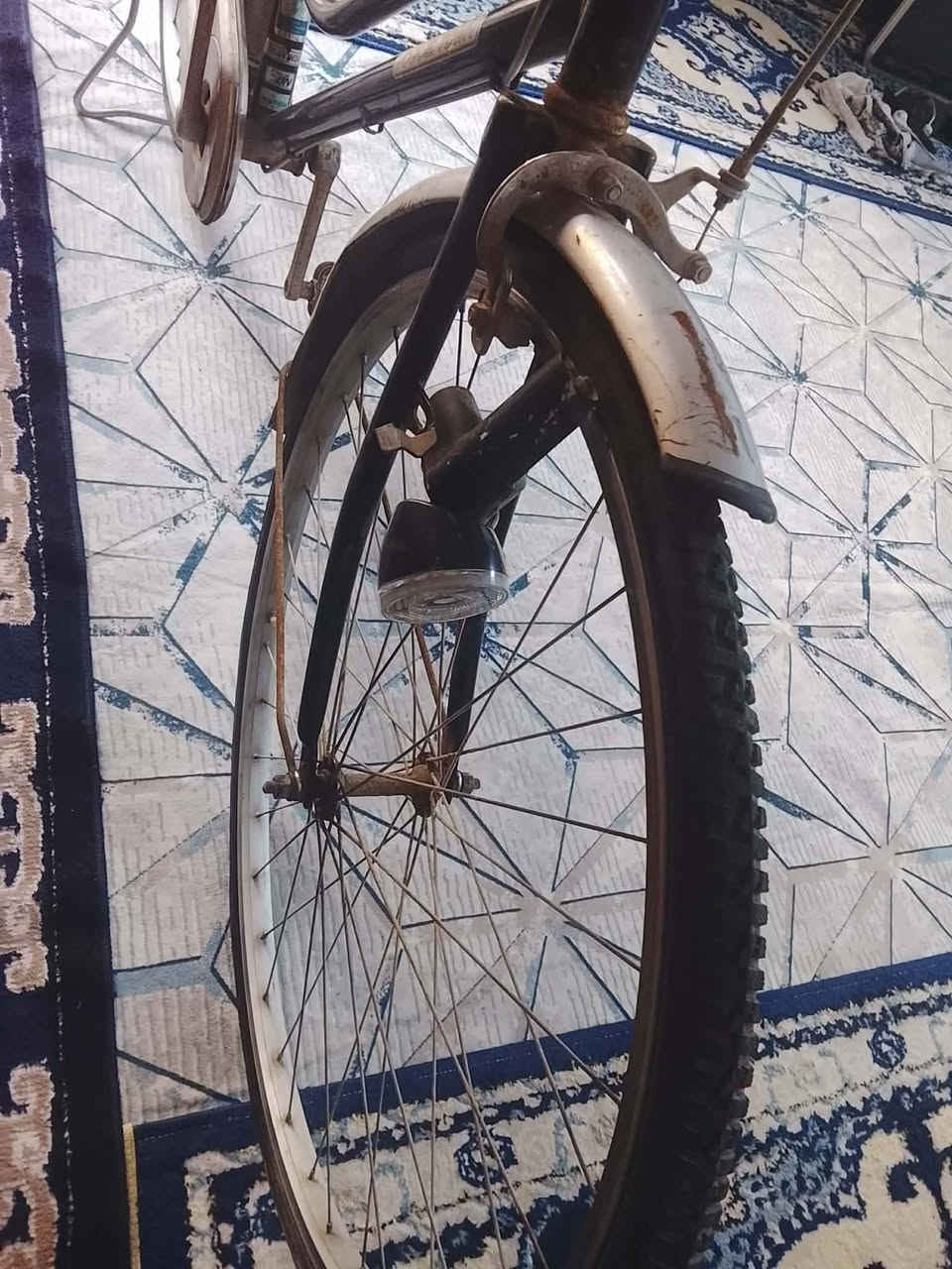 السلام عليكم للبيع بايسكل حجم 27 ياباني تايرات جدد السعر 60 وبي مجال مكاني سوق  الشيوخ منطقة الدجين الاستفسار على الرقم ***********
