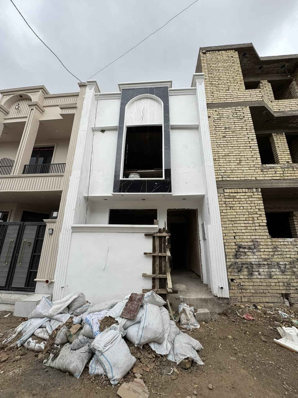 � الموقع: الدورة – البوعيثة / مجمع سلطان الأول

بيت للبيع
مساحة 50 متر
طابقين ونص

 • 3 غرف نوم
 • بناء فول (كامل)
 • تصميم فول ومميز
 • جاهز للسكن

🔥 بسعر خيالي

📞 للاستفسار والاتصال: ***********
