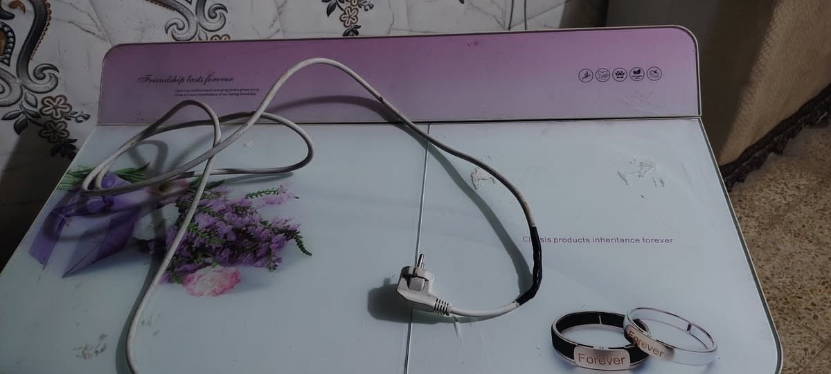 السلام عليكم عندي  غسال شرط شغل  للبيع ***********  ب 80 قفل حجم جبير   نضيفه حيل
