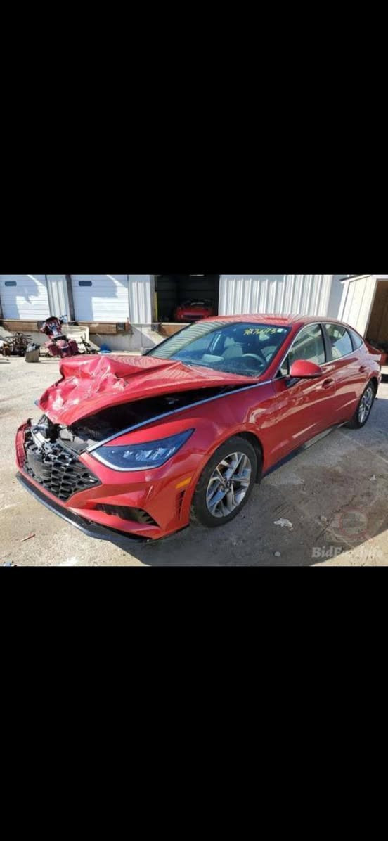 رقم معوقين مثنى 
ماشيه ٥٠ ميل
الموديل ٢١
السعر ١٥٨ بي مجال
كلشي موضح بالصور حادثه مرفق
سياره حيل نظيفه
***********
مكانه السماوه كاع بأني
