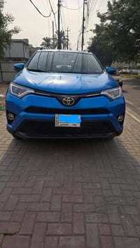 راف فور موديل XLE   2018 دفع رباعي  تبريد تدفئة  شاشه كبيرة  رادار  مث...