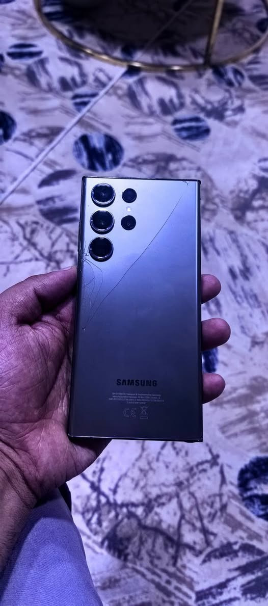 سامسونك s23 اللترا ذاكره 256 مكفول من الفتح او الخلل مكاني بصره
***********
