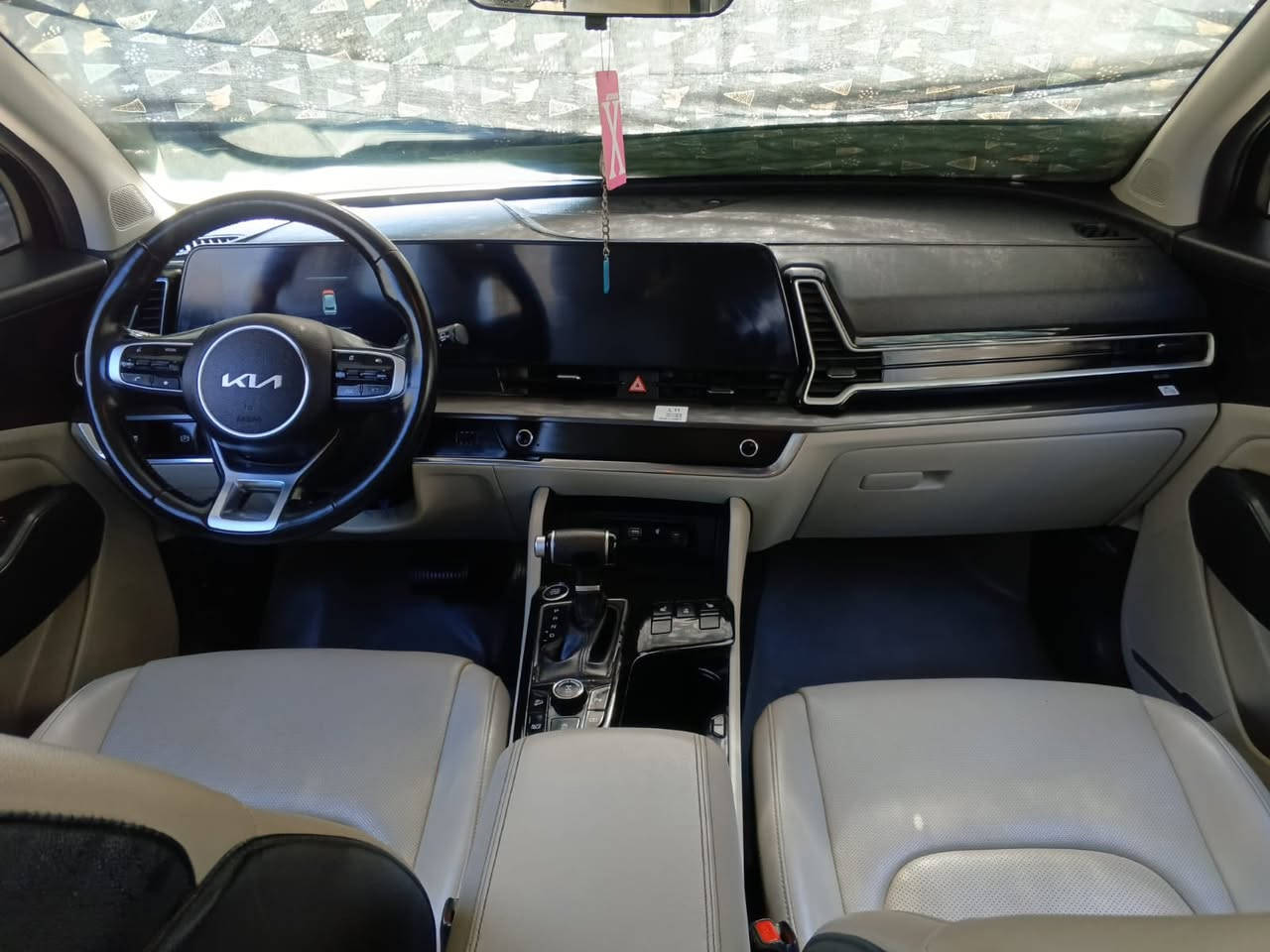 كيا سبورتج 2023 وارد امريكي مواصفات EX فول ما عدا الفتحة
حادثها بالصور ضربتها موجوده 
مبدل فقط جامة والضربه مواصله للقماره فقط جامة وبنيد بي رصعات وفوك باب الوره خلف السايق كذالك واضحه بصور 
السعر 185$ وبيها مجال 
رقم بغداد جديد بسمي احولها بنفس اليوم 
مكاني بغداد البياع الشرطة الخامسة 

***********

***********
