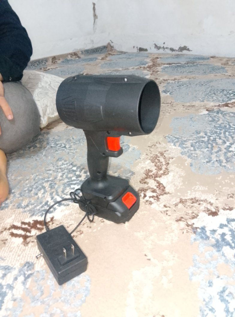 ئێمپری فایەر بۆ سەیارەو ماتۆر نوێیە حجم گەورە 45هەزار
گسکی ناو سەیارە 15هەزار 
هیتەری کارەبایی زۆرجوان لیدە15هەزار
هەوای مەقاڵە زۆر بەقوەتە15
***********شوێن حاجیاوا
هەموو پارچەکان نوێن بەکار نەهاتون
