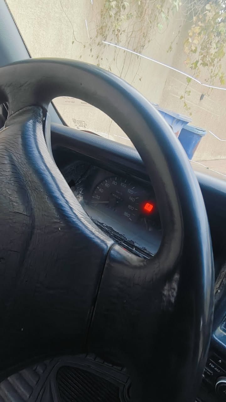 للبيع مديل 1996 رقم صلاح دين بسمي شط التحويل  السعر 35او بيه مجال مستعجل عل بيع ***********
