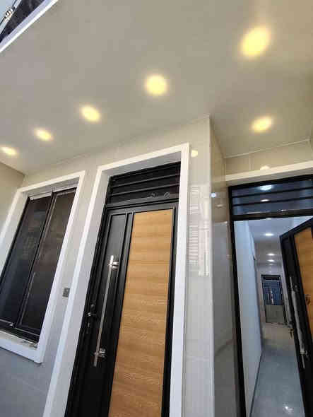 اعلان للبيع… .رقم (298)
بيت مودرن للبيع مساحه /100متر/
يقع في حي الجهاد ديوان المخابرات خلف شارع 60..يتكون من 
 واجه /5متر /نزال /20متر /يتكون من #كراج #صاله #مطبخ حولي #3غرف نوم #2صحيات #سطح. 
للاستفسار مراسلة الصفحه📬 اوالاتصال علئ الرقم يتوفر وتساب. 
{{{{***********📲}}}}}}
{مكتب الديار للوساطه العقاريه وتعقيب المعاملات وتسهيلها }
((((بأدارة سيد عمار)))))
