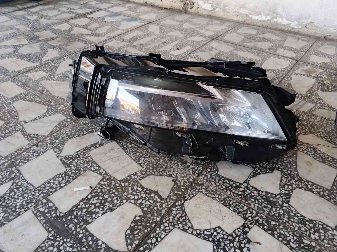 مازدات نيسان اكس تريل  السعر 150 وبيهن مجال ‭0770 556 4924‬
