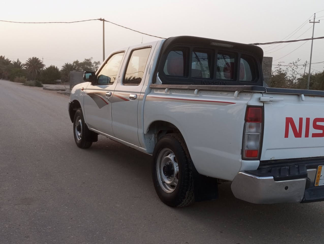 السلام عليكم 
من رخصة صاحب الكروب 
سياره نيسان 2014
 سياره بسمي رقمها قادسيه 
سنويه ل 2027
ماشيه 158 الف
بيهه حادث مبدل الباب الامامي مال الراكب
وجاملغ امامي وبنيد
كلهن مشتريهن من ال وكاله
غير ذني ما بيه شي مثل ما موضح بل صور عدكم 
سياره نضيفه كلش 
محرك كلش نضيف 
يعني سياره صدك مرتبه مال جناي
السعر 140 وبيهه مجال حك الجيه 
المكان المثنى قضاء الخضر 
الرقم ***********
