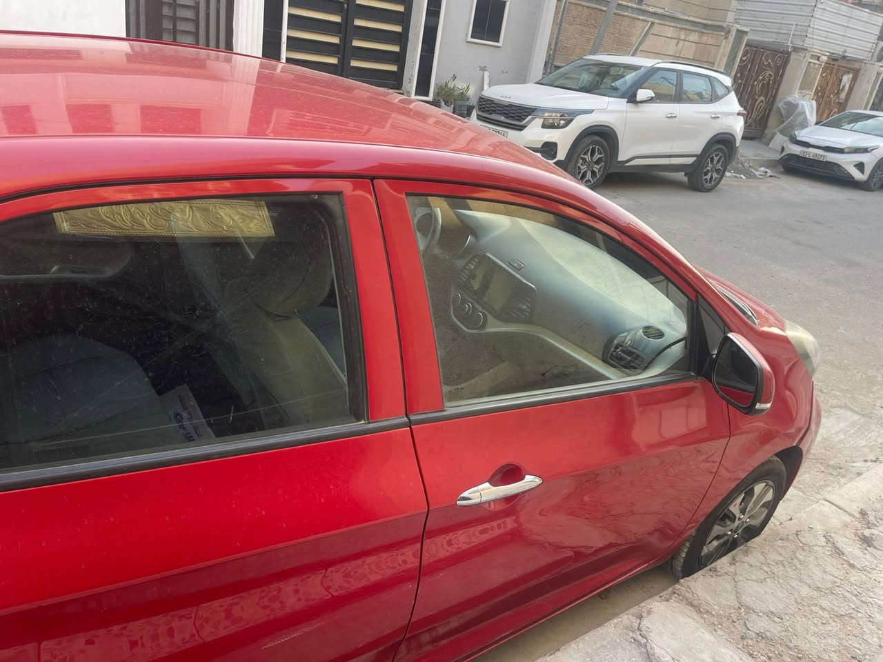 السلام عليكم
كيا بيكانتو للبيع موديل 2017 وارد خليجي السيارة بدون حادث مكفولة من كلشي بس بيها شخطات بسيطة موضحه بالصور
محرك 1400
ماشية 47 الف 
رقمها بغداد
تخم تايرات جديد
مكاني بغداد الحرية 

السعر 97 ورقة وبيها مجال

التواصل على الحساب او على هذا الرقم ***********
