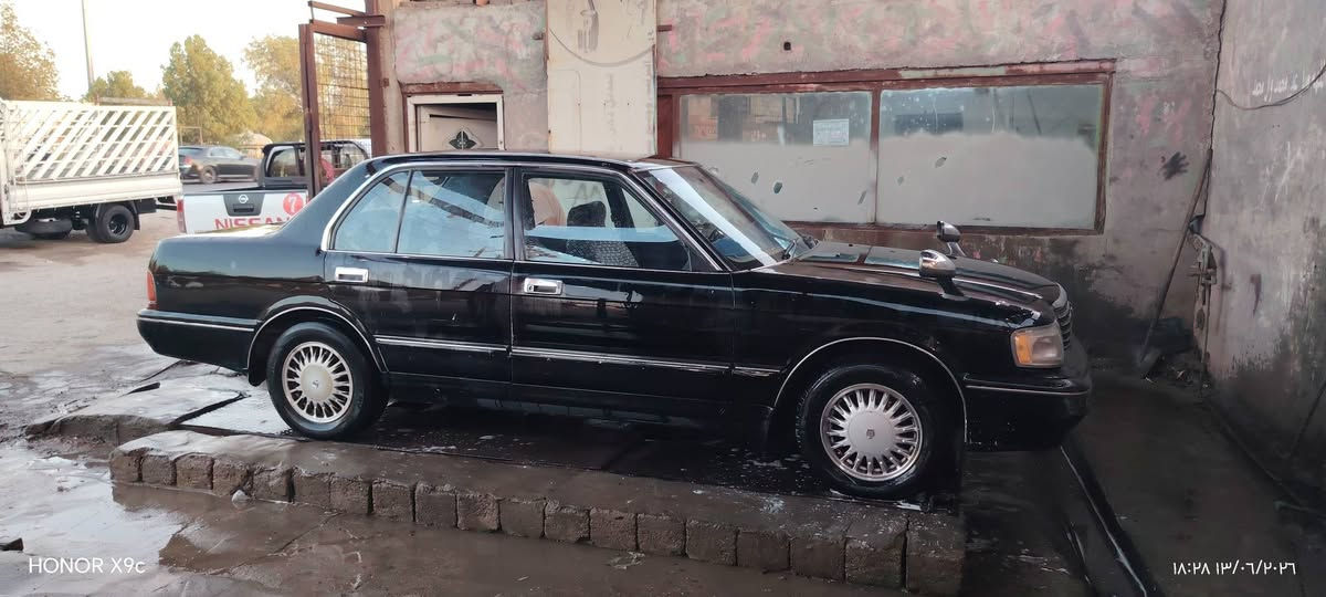 السلام عليكم أرنب كراون طويل لون اسود رقم بصرة السيارة موجودة بالبصرة الهارثة كرمة علي المكينة والكير مكفولات البدي شوف العين الدشبول يسرئ ابلاد  التبريد عاطل الحدادية نص عمر  الاستفسار الاتصال على الرقم ***********
*********** السعر 75 قابل للتفاوض البصرة, العراق
