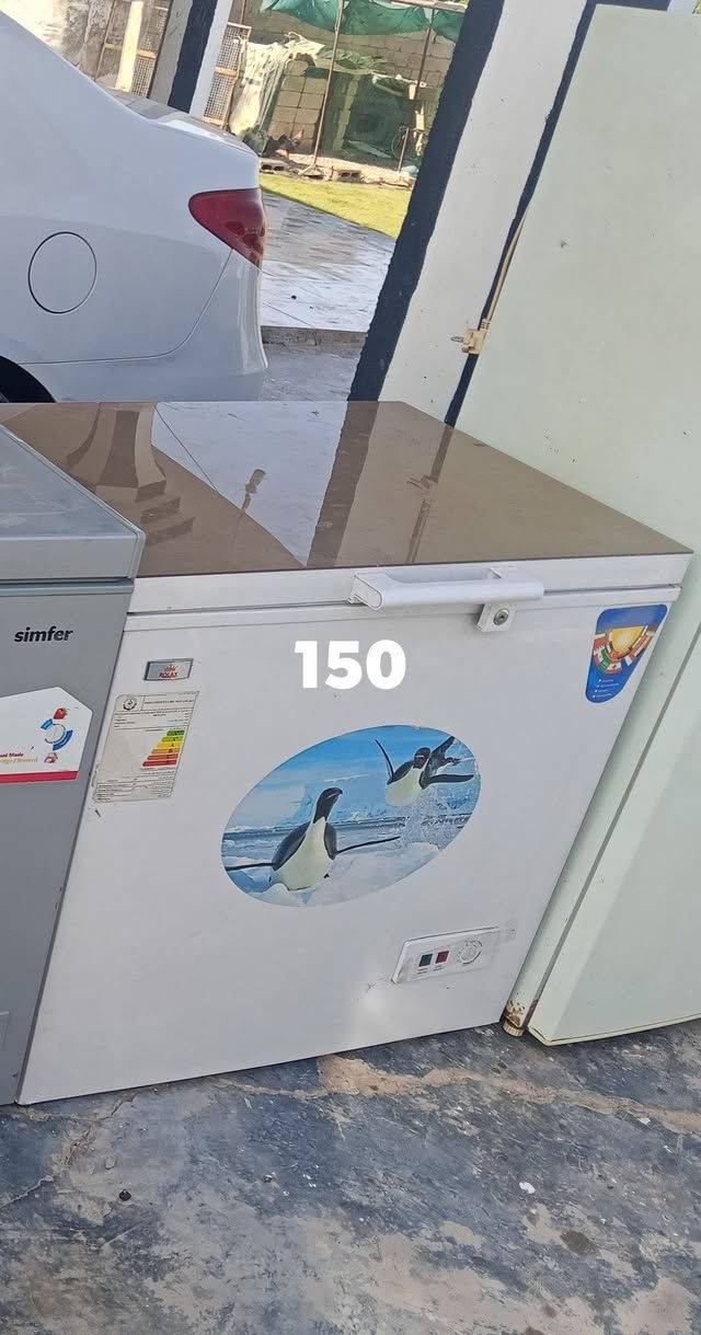 ثلاجات 
مجمدات كما واضح بصوره 
بشرط ننطيهن 
مكان محلي ناحيه العباسي مقابيل مسجد النور قرب عباس الفياض 
***********
