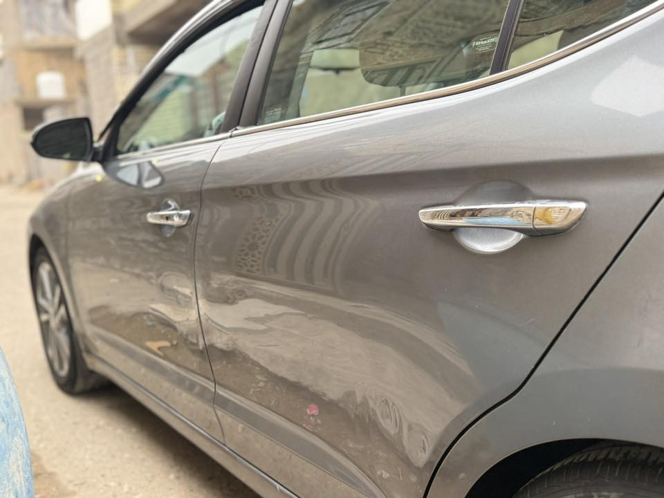 السلام عليكم النترا ٢٠١٧ فول عدا الفتحة امريكي سنويه ساقطة بدون ايرباك وكشر السيارة واضح بل صور  (جاهزة من تبريد وصدر) بغداد بوب شام 
***********
