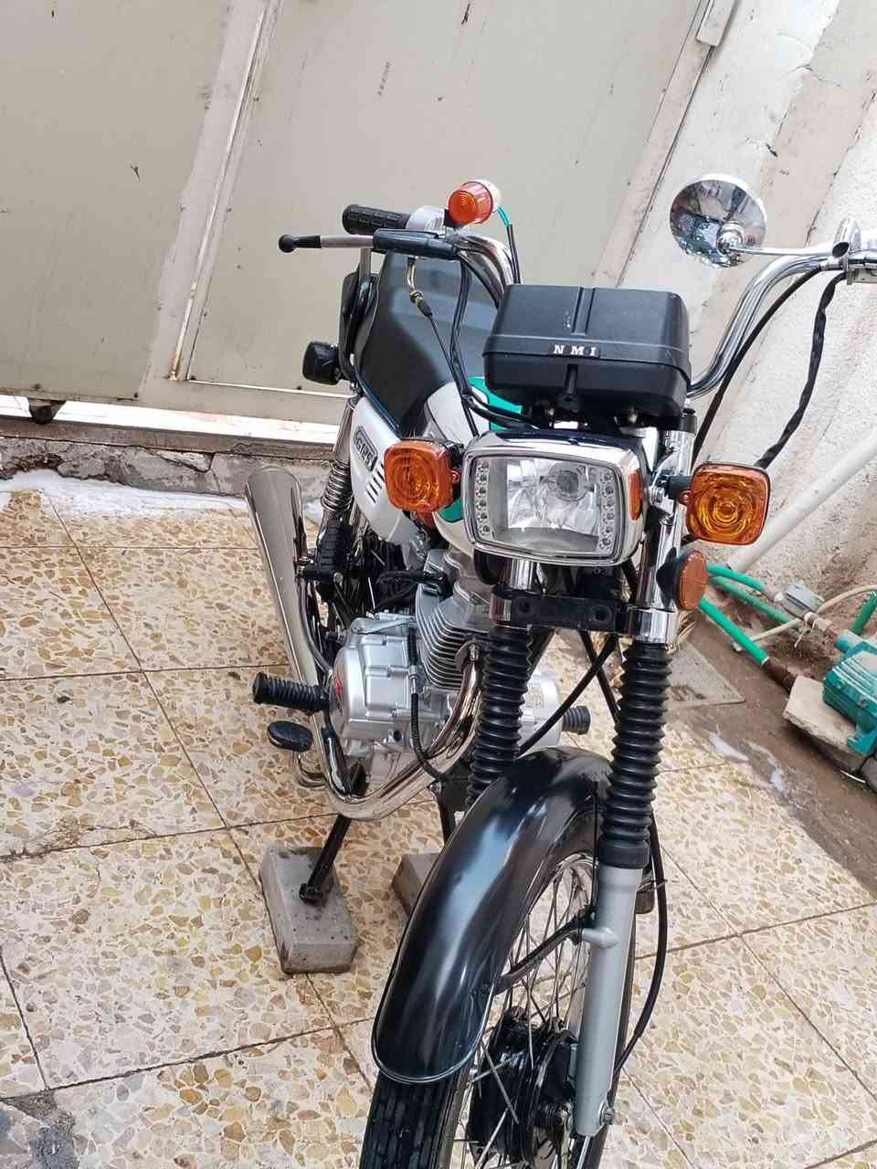 دراجه للبيع اوراق كامله مكينه ارابيدو شاصي 17 شلامجه احمد شهاب دراجه كلها اصلي مكو شي تجاري مشدود الها *********** مكان حي رساله
