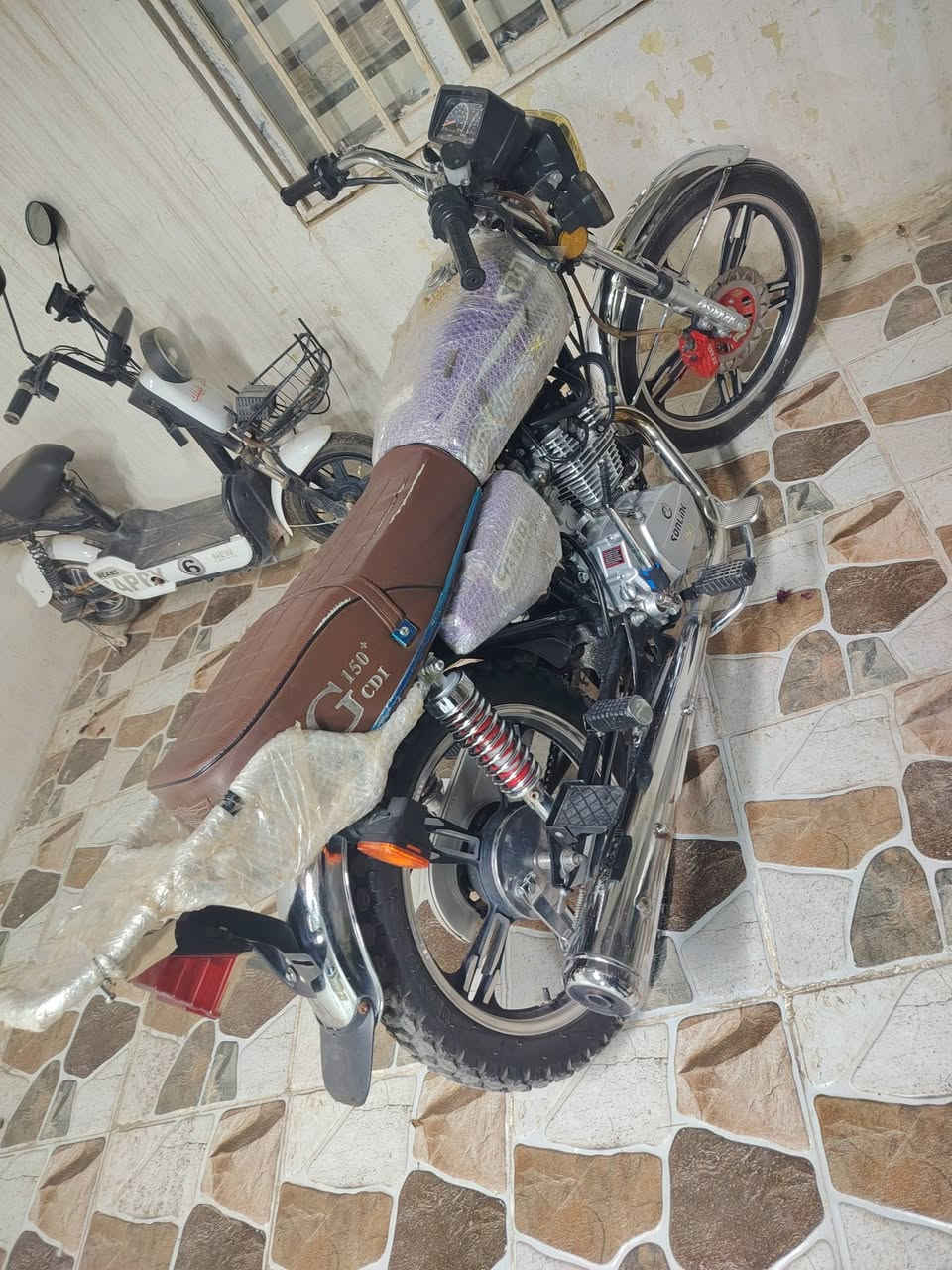 سلام عليكم دراجه للبيع موديل 2023 خمسه كير كهربائيات كامل شغاله محرك كبس نشاطه تشك الكاع سعره 600وبيه مجال شراي اتصل ***********
