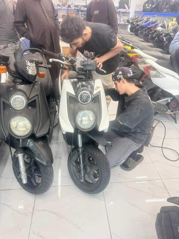 سكنز جبلي مكينه 58.5 بلادي حقيقي كفاله عامه كلشي بيها بلادي دراجه نضيفه وجاهزه من كلشي العنوان كربلاء طويريج سعر مليون و50 وبيها مجال للستفسار ‭0774 470 7156‬
