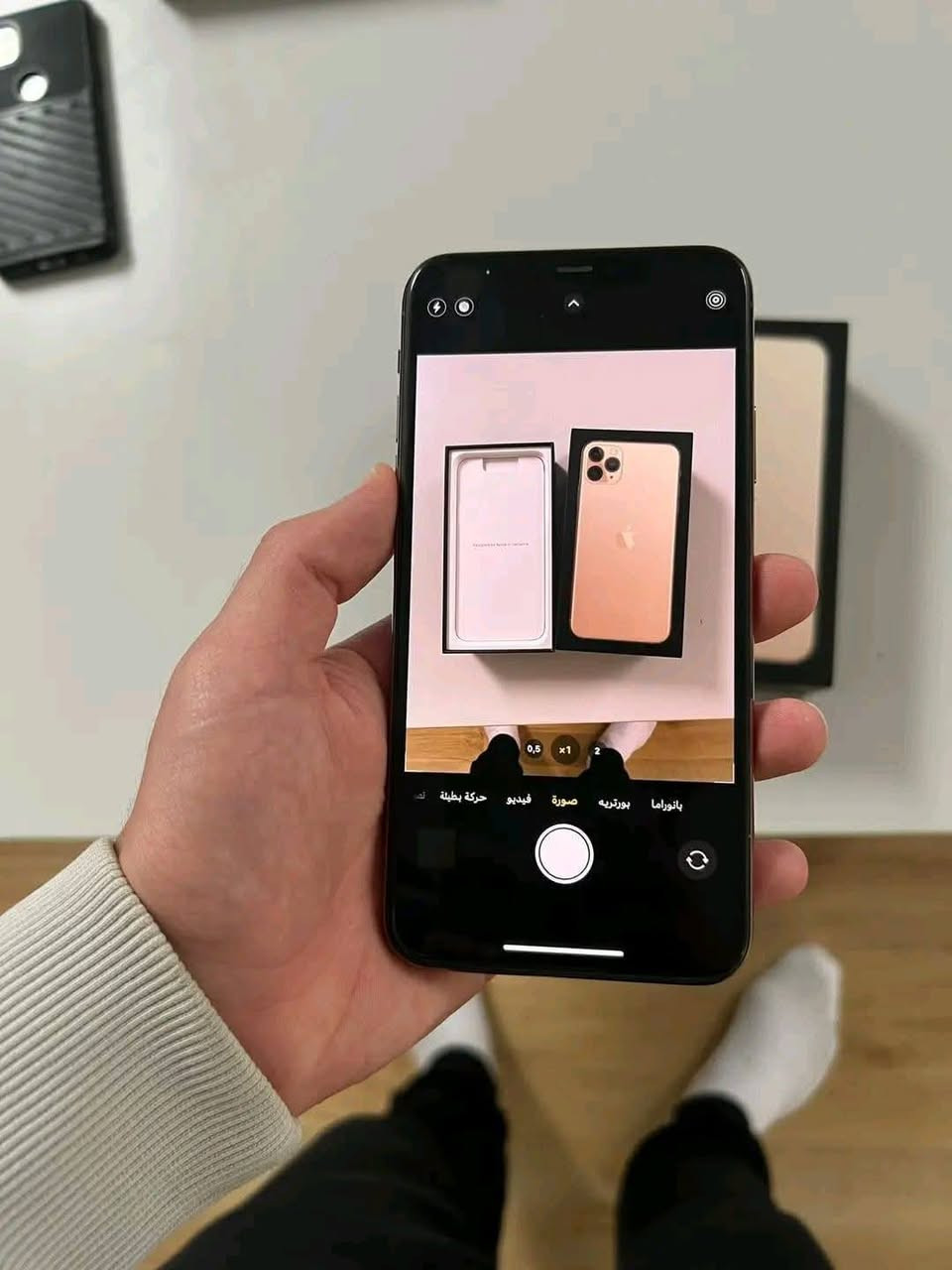 ايفون 11 برو ماكس 
جهاز نضيف جداا وبسعر مناسب 
نموذج m
بطاريه 76 
ذاكره 256 
مستبدل شاشاه 
وكامره بعد ثالث مرات تصير بيضه 
غير هذه شي جهاز مكفول 
اتصال او خاص 
*********** 
مكاني حله 
سعر 250
