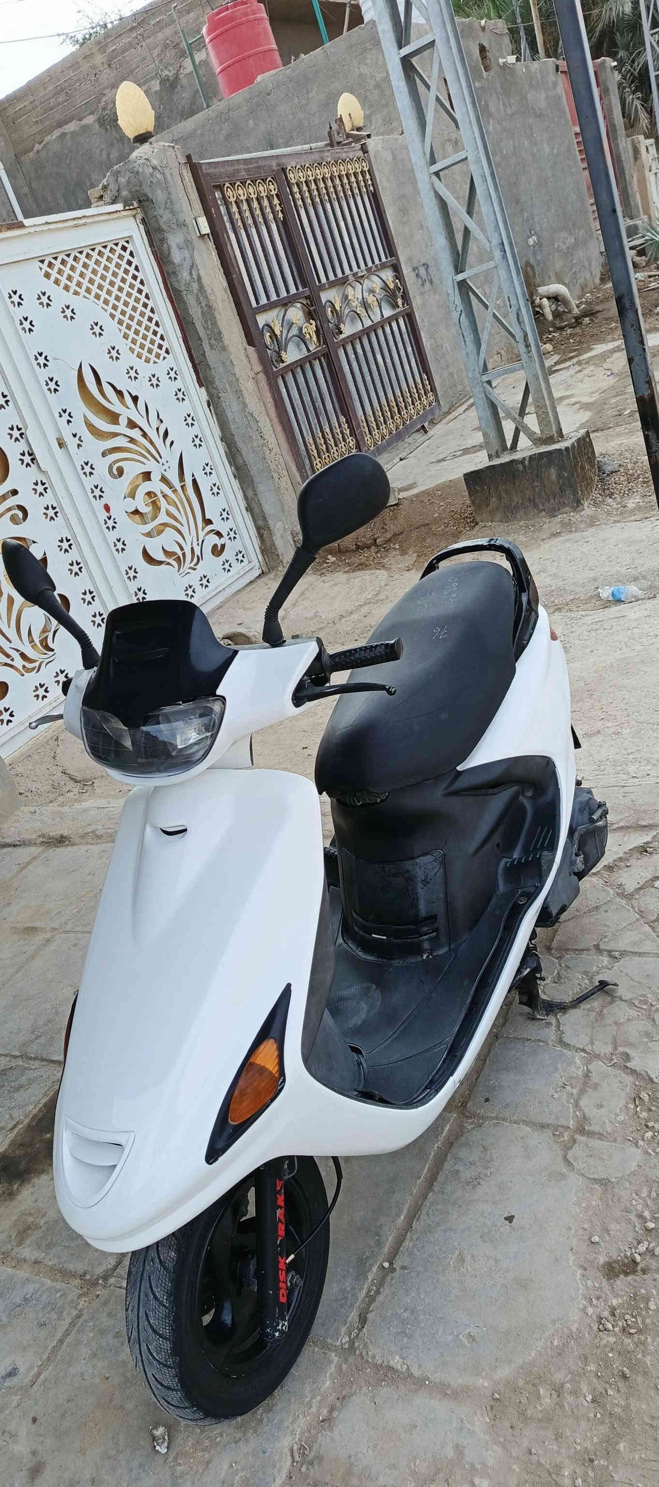 سلام عليكم دراجه فحل دسك على فحص مكينه ناعمة  كهربائيات شغاله سلف هندر دراجه كل نقص مابيها السعر ب 525 مكلف بالنشر الرقم‏‪***********‬‏
