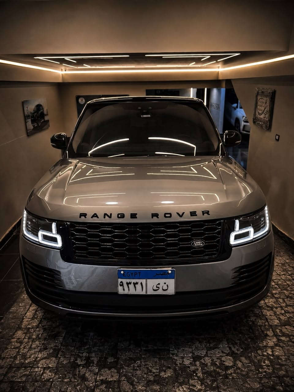 للبيع Range Rover Vogue 2020 🔥
⭐️ فئة Vogue أعلى فئة
⭐️ موديل 2020
⭐️ حالة ممتازة جداً
🌟 عداد 140 الف
⭐️ صالون فاخر وتجهيزات كاملة
⭐️ شاشة ديجيتال وعدادات رقمية
⭐️ دفع رباعي + أعلى مستويات الراحة والفخامة
⭐️ موتور قوي وأداء مميز
⭐️ العربية بحالة ممتازة وتستاهل المعاينة

العربية مناسبة للي بيدور على الفخامة والأداء في نفس الوقت 👌

للتواصل والمعاينة: 📱01212109000📲


**إذا كنت صاحب هذا الإعلان وتريد حذفه لأي سبب، رجاءا أرسل رسالة إلى الدعم الفني**
