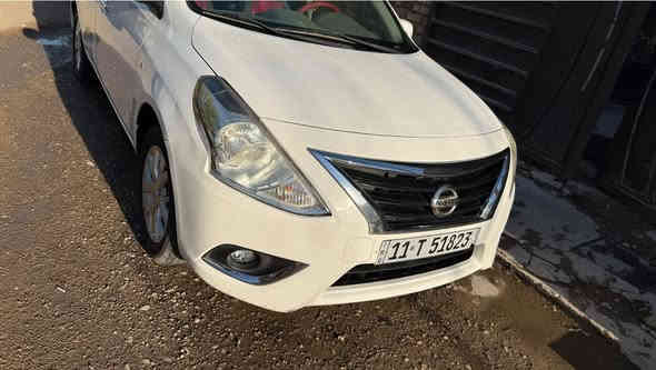 السلام عليكم 
نيسان صني موديل 2020
رقم بغداد تحويل ثاني يوم سنوية جديدة مصار شهرين من مطلعها 
ماشية 80 الف كيلو قابل للزيادة 
السيارة اربعة ويل كب 
اربعة جام كهرباء 
السيارة جاهزة كير و محرك و تبريد 
بيها مكانين بارد كلش بسيط حتى ممبين 
مكان السيارة بغداد 
الرقم 
***********
السعر 119$ و بيها مجال بسيط
