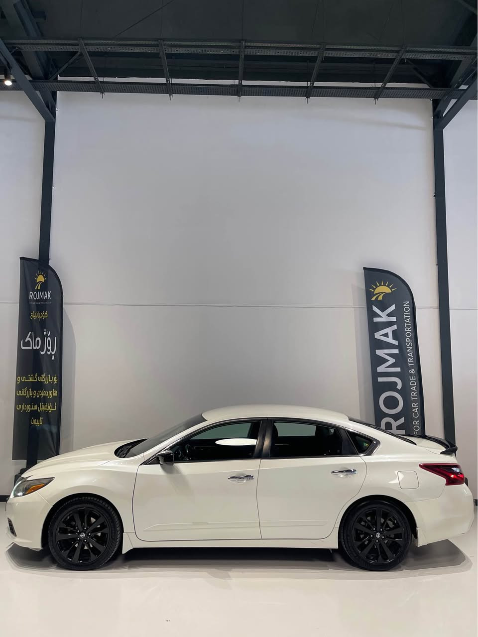 نیسان ئاڵتیمای ٢٠١٧ مواصفات SR
سەیارەکە پێش و پشتی کەپسە - ئێرباگی نەتەقیوە
ماوەی ڕۆشتنەکەی ٦١،٠٠٠ مایل ڕۆشتووە 
تەنها نیو چاملوخی دواوەی سایەق بۆیاخە 
لەگەڵ شوختێک بە دەرگای دوای سەکنەوە 
گێڕ و مەکینە بەشەرت - صەوت و بوخار هەمووی بەشەرت
سەنەوی.و ڕەقەمی تازەیە تەحویل و غرامە بەشەرت

1N4AL3AP2HC245696

0770 190 2290 
0750 122 0523 

نیسان التیما مودیل ٢٠١٧ مواصفات SR
بجم کبس - بدون ارباک 
ماشیە ٦١.٠٠٠ میل - کیر مکینە بشرط 
بس نص جاملخ خلفی سکن صبوغ
سنویە رقم جدید - تحویل غرامە بشرط
***********
*********** السليمانية, العراق
