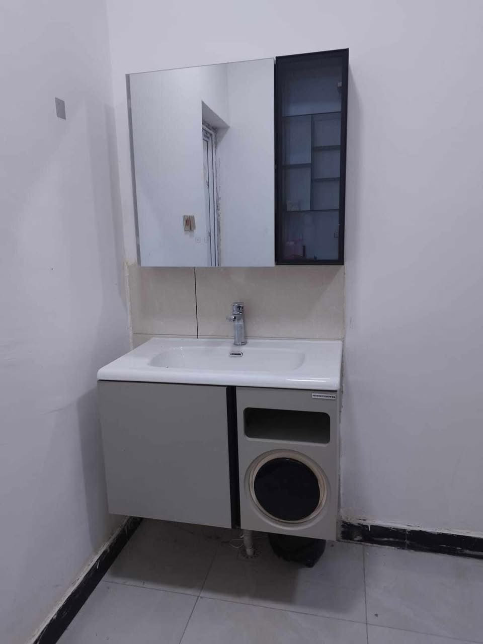 دار للبيع مجمع لؤلؤة ساوه مقابيل مستشفى الالماني 

   🔹 ملاحضه. ( يداور بدون كفيل )
المساحه (200) متر استلام جديد سنة (2025) 

البيت على شارع (20) 
السعر الكلي (168) 
مطلوب (108) ينزل من السعر الكلي 
بيد صاحب البيت (60) 

للاستفسار الاتصال عالرقم (***********)
