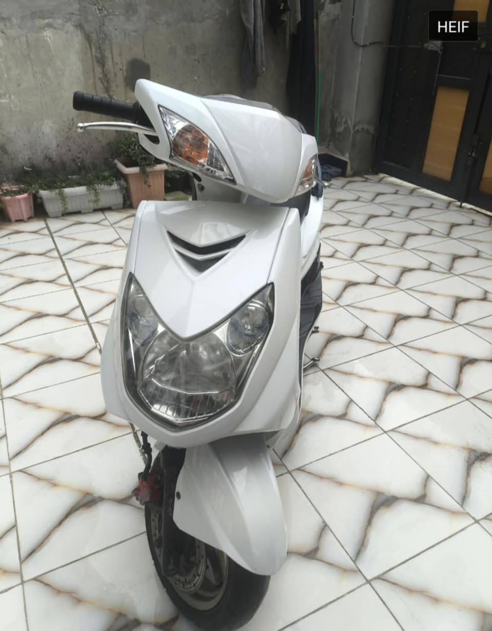 { السلام عليكم}
 دراجة سكنس فحل ماشية 23 حقيقي نضيفة حيل شلعة ومعدل مابيها اي نقص تجي تفحص وتشوف ويل عسلي مشيف هندر سلف شغال الدراجة مال جني جيب فيتر وتعال افحص مكانه بابل محاويل 
0786943002
«اذا مو شراي لاتعبني اخيك»
السعر [975]
(مكلف بل نشر اتصل على الرقم)


**إذا كنت صاحب هذا الإعلان وتريد حذفه لأي سبب، رجاءا أرسل رسالة إلى الدعم الفني**