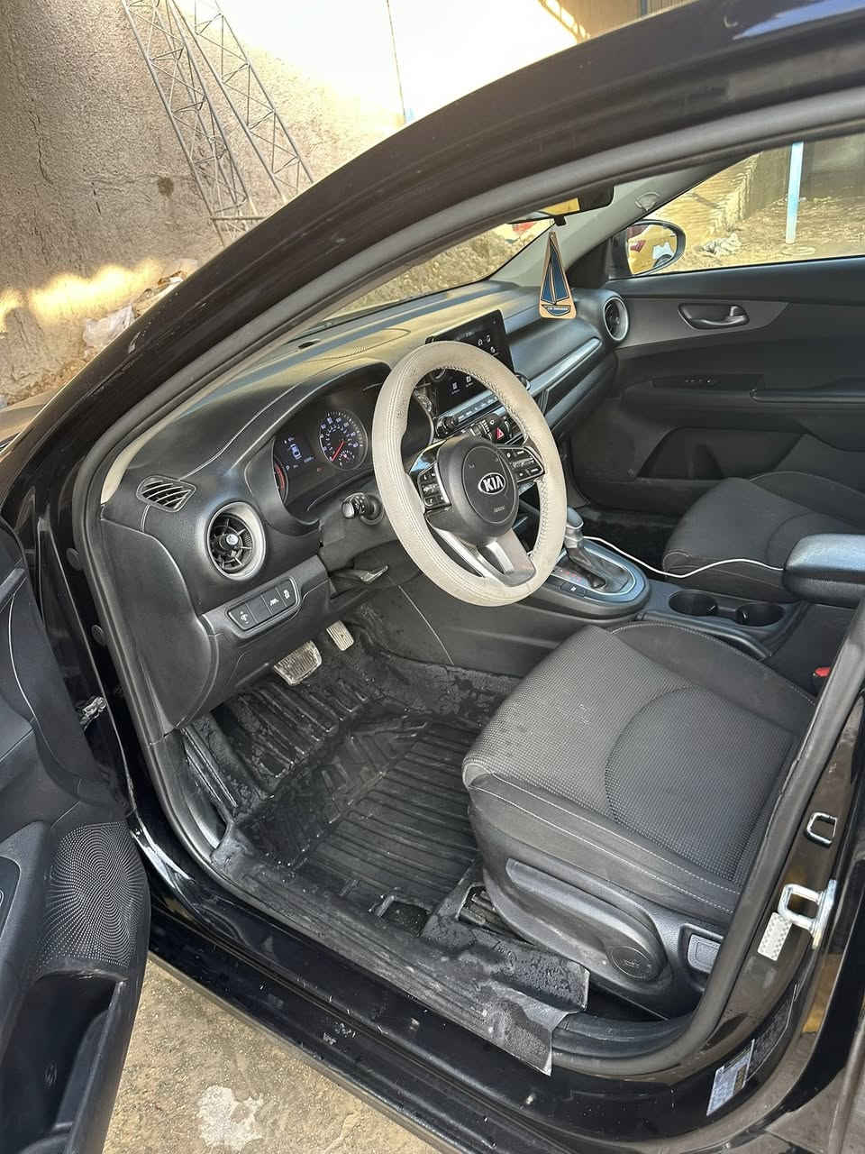 كيا فورتي
السياره جاهزه من كلشي 

رقم بغداد 

ماشيه 60

حادثها بنيد 

كير وحرك شرط الكفاله 

السعر130

للأستفسار 

***********
