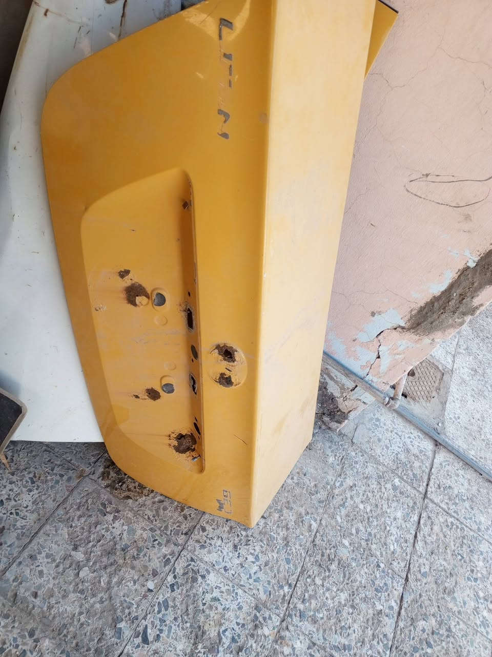 غراض ليفان حجم 620يوجد توصيل لكل محافظات العراق للاستفسار الاتصال على الرقم التالي ***********
