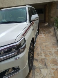 لاندكروزر للبيع 2009 محدثة 2021 باسمي تحويل ثاني يوم رقم إنكليزي شمالي...