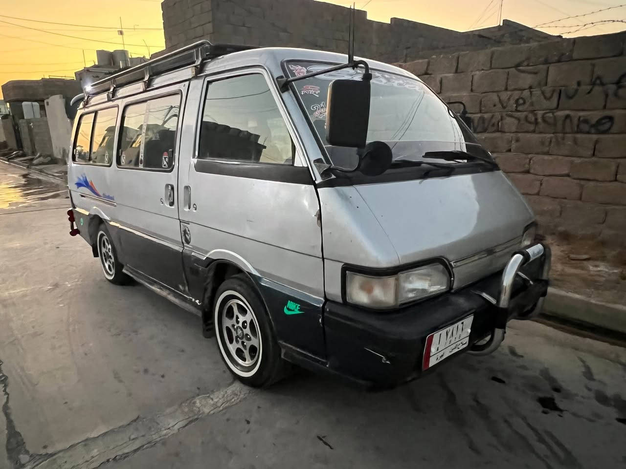 سلام عليكم بستا للبيع موديل 93 داخل ستاركس سنويه  27 حصه كاز بيه سياره بسمي تواصل عل رقم *********** (سعر 37 )

