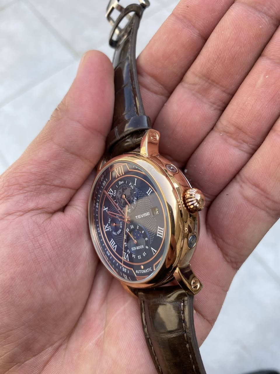 ساعة اوتماتيك شمسي قمريّ ضخمه شراي يتفضل


**إذا كنت صاحب هذا الإعلان وتريد حذفه لأي سبب، رجاءا أرسل رسالة إلى الدعم الفني**