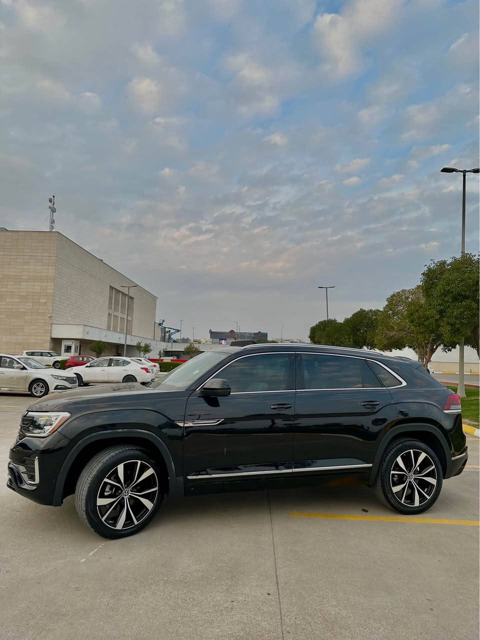 ‎𝗩𝗪 𝗔𝘁𝗹𝗮𝘀 𝟮𝟬𝟮𝟰 𝗦𝗘𝗟 𝗽𝗿𝗲𝗺𝗶𝘂𝗺 𝗥-𝗟𝗶𝗻𝗲

‎ڤۆلکس واگن اتلەس /کروس 

‎مۆدیل : ٢‎ Singapore


**إذا كنت صاحب هذا الإعلان وتريد حذفه لأي سبب، رجاءا أرسل رسالة إلى الدعم الفني**