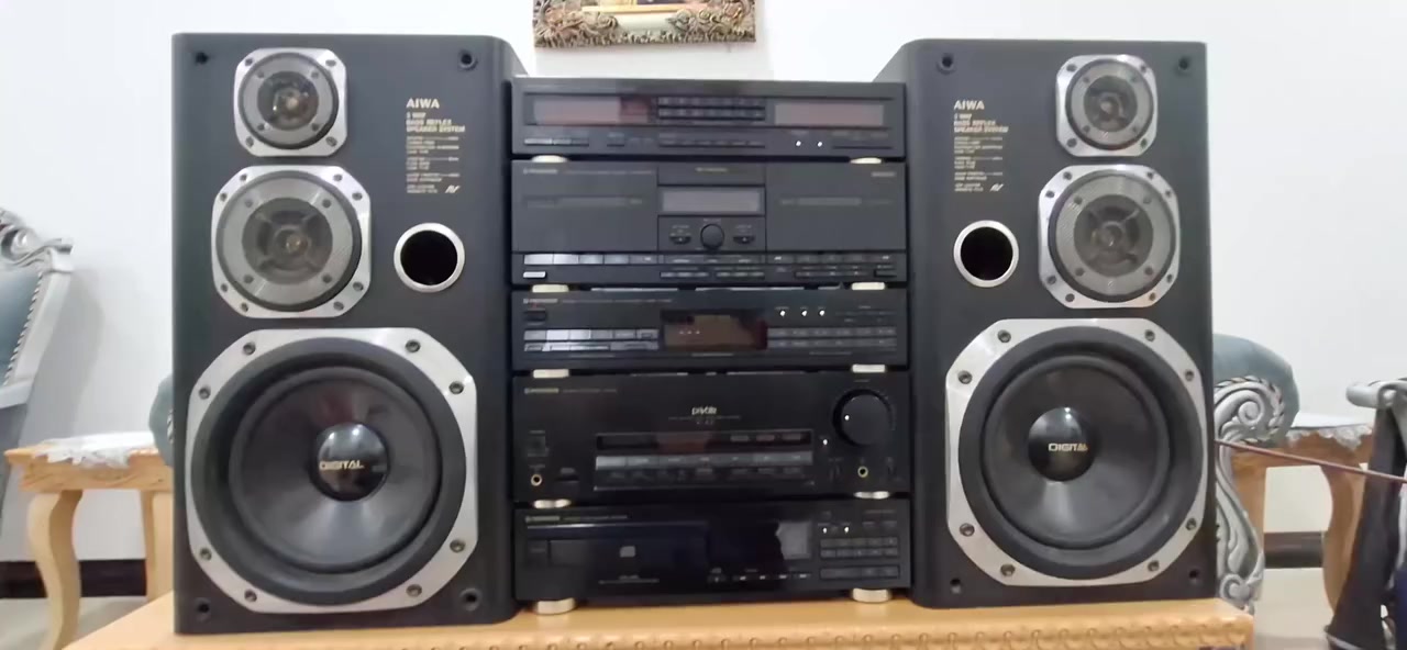 سستم ياباني ماركة Pioneer Private X-A5
السماعات ماركة : AIWA
110 ڤولت مع المحولة
السعر  النهائي : 300 الف مع التوصيل


**إذا كنت صاحب هذا الإعلان وتريد حذفه لأي سبب، رجاءا أرسل رسالة إلى الدعم الفني**