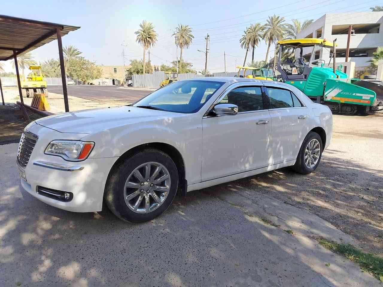 السلام عليكم شباب عندي اوباما ٢٠١٢ للبيع وارد كندي
السيارة كلين ماعدا بارد مكانين واكو فيديو شارح بي ويا سونار رقم أربيل بسمي
السيارة استخدام شخصي 
محرك ٣٦٠٠
كير طيارة ٨نمر
كشنات كهرباء +تدفئة
شاشة كبيرة +كامرة
تحكم ستيرن اربع اتجاهات +أوامر صوطية
تبريد تدفئة كلة شغال 
مكان السيارة بغداد الكرخ 
سعرها (١٨٠) وبيها مجال للشراي  رقم الهاتف ***********
