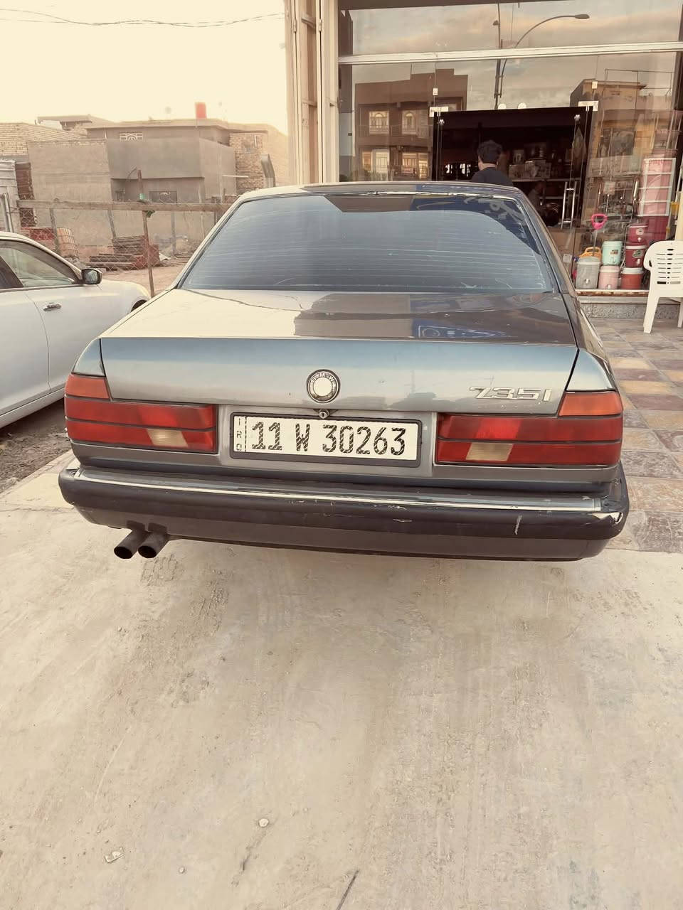 ‏‎مساكم الله بالخير
‏‎💣⚔️الحلال للبيع للبيع 
‏BMW730iمفتوح مودي1991
‏
‏‎السيار بيه طخات الجاملغ وره السايق والبنيد صبغ واكع والدعاميه مكسوره بس هذني نوقصها 
‏‎السياره جاهزه من كلشي من غير الي ذكرتهن 
‏‎السياره رقم بغداد انكليزي تحويل ثاني يوم 
‏‎مكينه وكير وحداديه وتبريد كارتون بيه شلعه تاكل الكاع فتحه تخم تاير كله جديد و جاهز و شغال وترايك  وين ما تريد وكلشي موضح بلصور

 
‏‎⚙️⚔️المواصفات:؛
🧨 فتحه سقف
‏‎🧨مكينه 3500مفتو
‏‎🧨ايرباك
‏‎🧨دبل جكمجه
‏‎🧨تخم ويل خليه حجم ١٥ 

السعر.  55$ وبيه مجال 
‏‎مكان السياره النجف الاشرف
‏‎  والشراي يتصل وبي خير ويدلل (***********)

