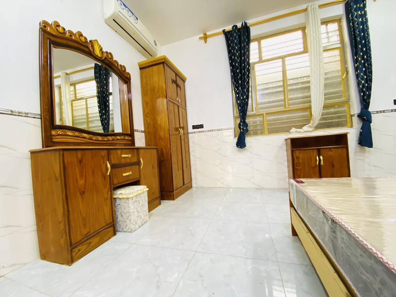 ﷽

معمل ومعرض مظاهر النجار 

#انسب_الاسعار
‎ غرفه_نوم_نجاره_عراق#

صبغ  حراري 

نوع الخشب وجه صاج داخل عادي 
ضهر 4 ملم تارس 
مكونات الغرفه كنتور 6 باب قاطين  
                     زاويه 2 باب قاطين
                     ميز مرايه 
                     تاج جربايه 
                     كومدي جربايه عدد 2 
                     كومدي تلفاز

📍📍مع كل غرفه 🎁هديه  📍📍
              تتوفر خدمه شد ونقل 

لمعرفه التفاصيل التواصل مع الصفحه 

واتساب او الاتصال عـ

‏‭0771 335 3142‬

***********

#تخفيضات_عروض
#نجاره #عراقيه #عراق #بابل #المسيب
