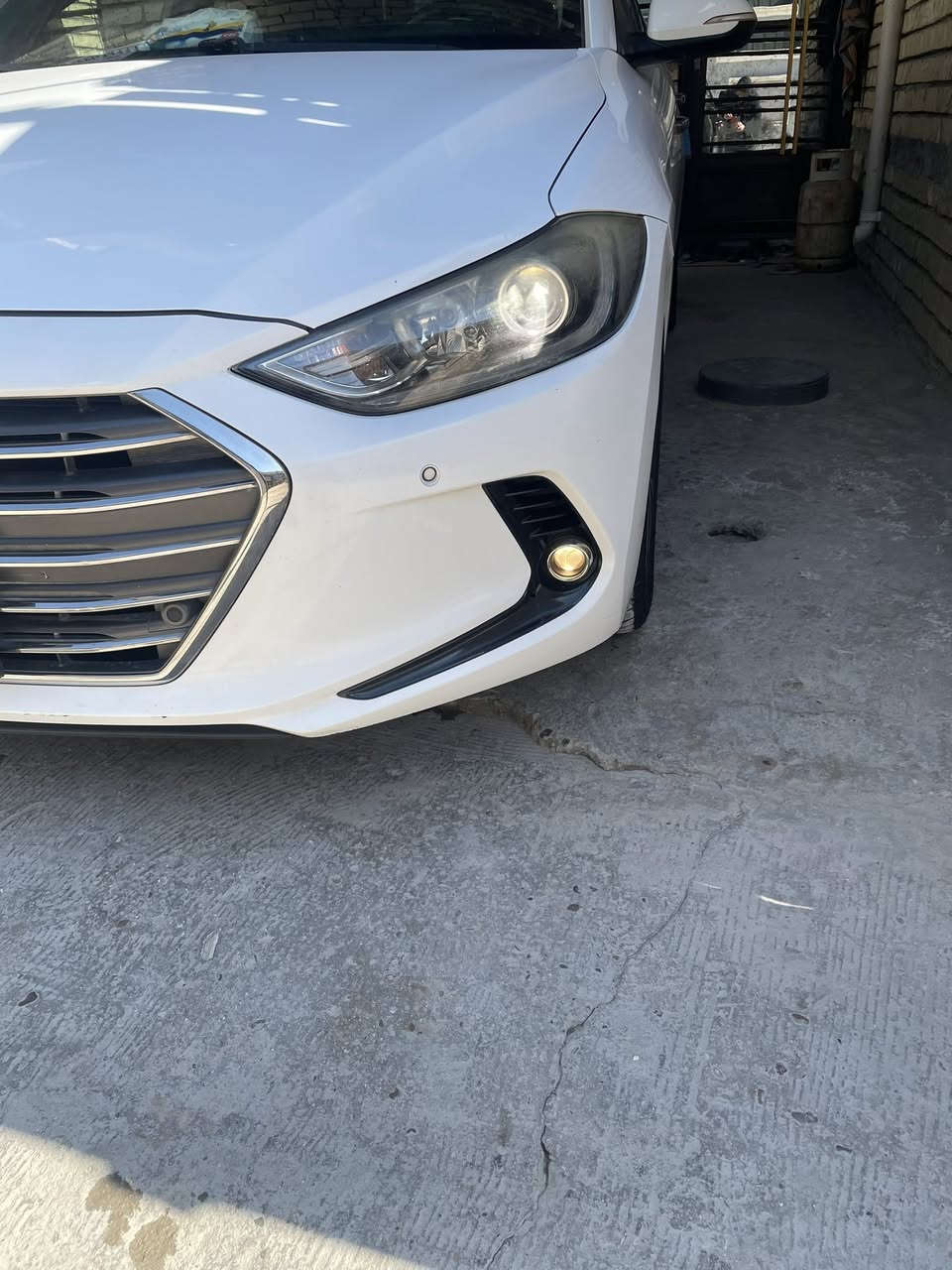 النترا 2017 خليجي للبيع
مسجله سنويه 2016 ماخذهه وكاله هيونداي وعلى ايدي السياره لليوم مابيهه نقص برغي تشغل وتطلع تحويل ثاني يوم ارقام انكليزية بأسمي هزة جديدة وسنوية جدد شرط التحويل 
مواصفات الايراني ماشية 100 
كفاله كير ومحرك وصبغ 
بيهه فقط بارد جاملغ يمنه وشخط مكحل بالباب السكن
فول مواصفات
كامرا خلفية
سلايد رووف 
بصمة تشغيل وابواب وصندوق 
صندوق ذكي 
كشن جلد 
كشنات امامية تبريد تدفئة
كشن خلفي تدفئة 
مري شفط 
مرايا قلاب مع البگ 
ويل كب 17 انج 
نظام ترحيب واستقبال 
حساسات امامي خلفي 
رادارات جانبيه 
مكان السياره بغداد الدورة
السعر 157$ وبيها مجال 
هـ ***********
