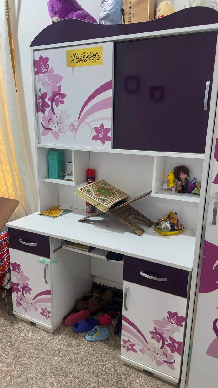 السلام عليكم غرفة نوم شخص واحد للبيع نظيفة جداً تركيه المنشأ صبغ حراري بسعر مناسب جداً 600 الف فقط مع كامل الملحقات عنوان منطقة ياسين خريبط رقم الهاتف *********** واتساب موجود
