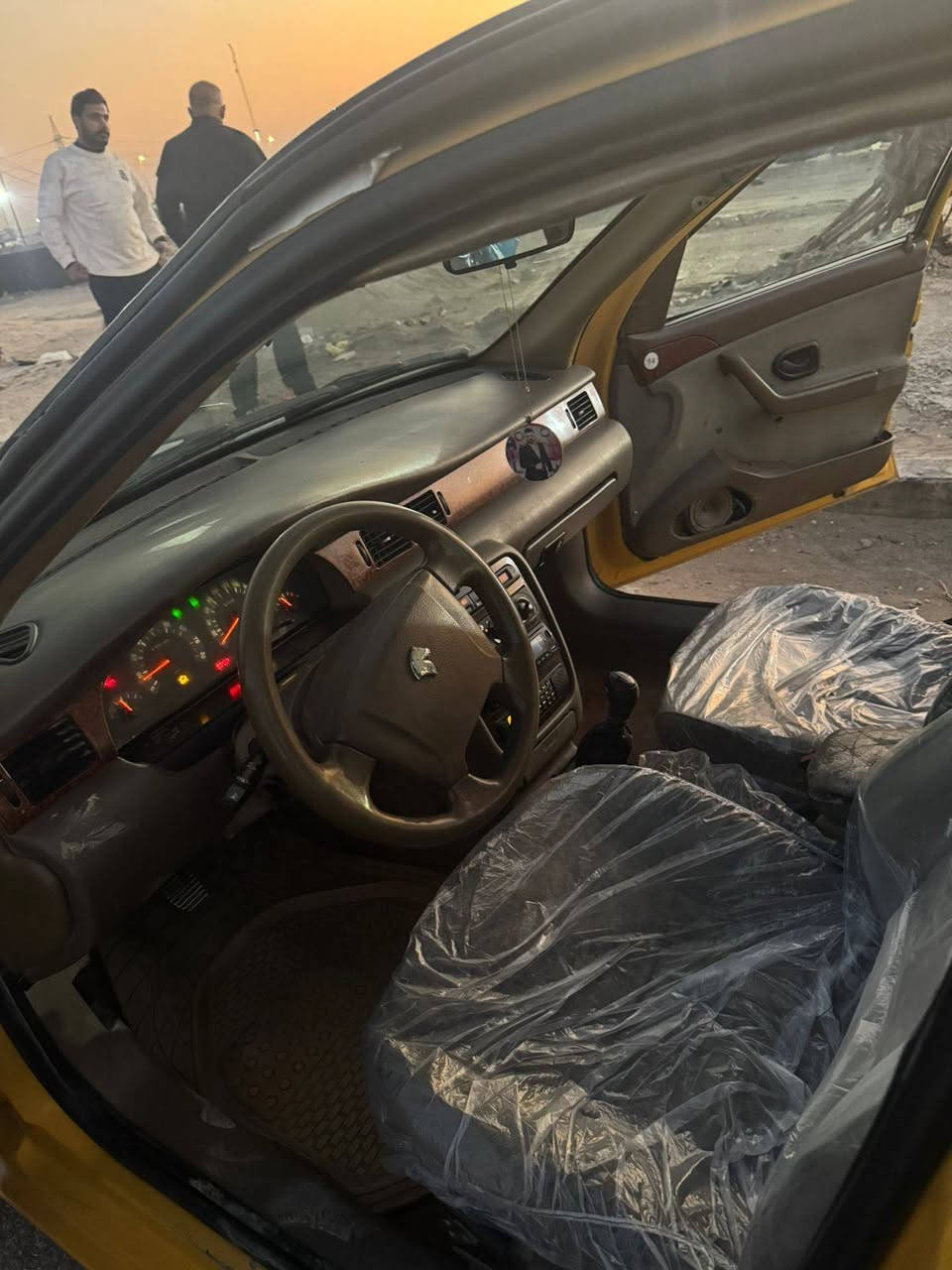 سلام عليكم #سمند للبيع مديل 2012
السياره جاهزه ع اخر حبايه 
مكفوله من الضربه والتبديل والصبغ 
بيه خيط بخار 
مكاني النجف 
السعر  34 وبيه مجال 
***********
