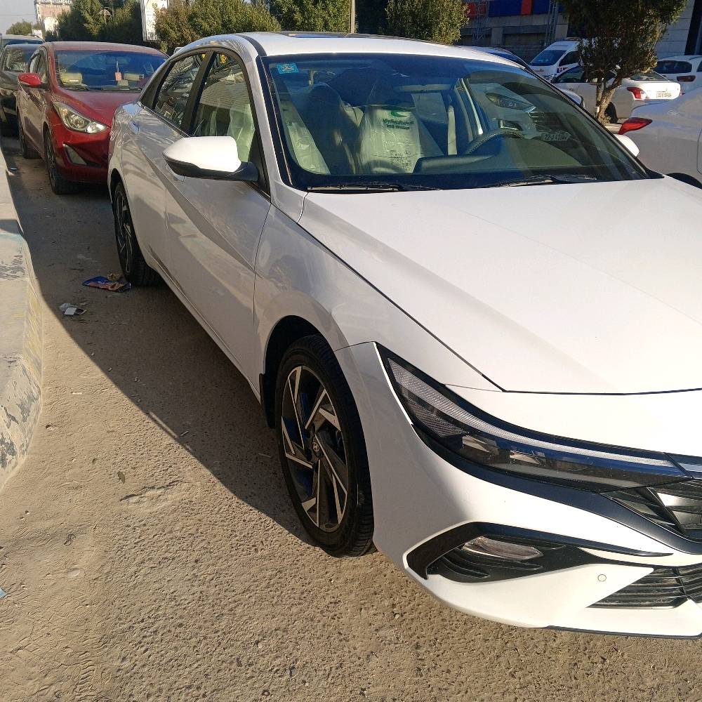 النترا 24 خليجي اصل محرك 2000 رقم بغداد فول مواصفات 
شنو موديل السنة للسيارة؟: 
2024
كم ماشية السيارة بالمجموع لحد الآن؟: 
62
وين موقعك للي يريد يشوف السيارة؟: 
النجف الاشرف 
هل السيارة بيها ضمان وما هي مدة الضمان؟: 
نعم
شنو السعر المطلوب وهل يتفاوض؟: 
185